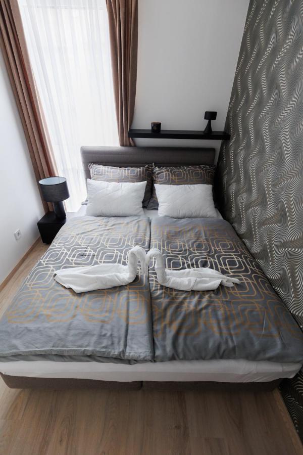 Villa Bauhaus Wellness Apartman Fsz. 1 Siofok Dış mekan fotoğraf