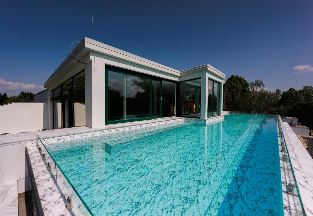 Villa Bauhaus Wellness Apartman Fsz. 1 Siofok Dış mekan fotoğraf